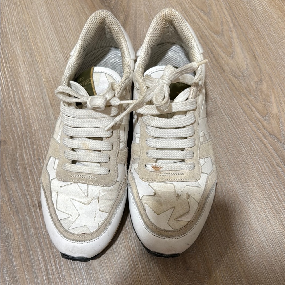 Stylish Cream Sneakers